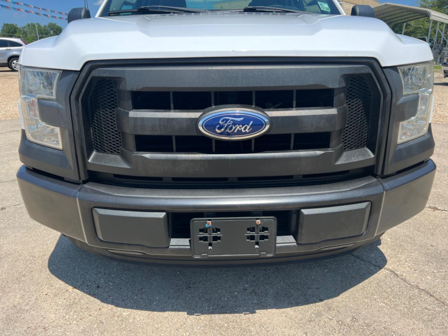 2016 White /Grey Ford F-150 XL (1FTEX1CP7GK) with an 2.7 V6 EcoBoost engine, Automatic transmission, located at 4520 Airline Hwy, Baton Rouge, LA, 70805, (225) 357-1497, 30.509325, -91.145432 - 2016 Ford F150 SuperCab XL ***One Owner*** 2.7 V6 EcoBoost Gas, 182K Miles, Clean Truck, Power Windows, Locks & Mirrors, Cold A/C, Tow Pkg. FOR INFO PLEASE CONTACT JEFF AT 225 357-1497 CHECK OUT OUR A+ RATING WITH THE BETTER BUSINESS BUREAU WE HAVE BEEN A FAMILY OWNED AND OPERATED BUSINESS AT THE S - Photo#2